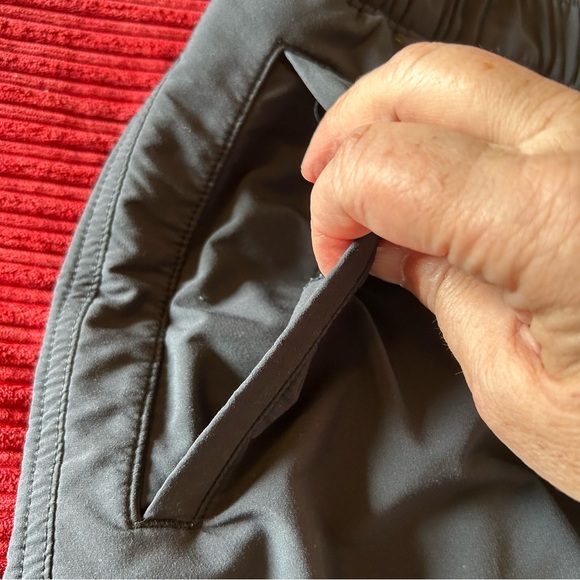 Peter Millar Crown Sport Performance Shorts. Size LT Large Tall. - Picture 4 of 12